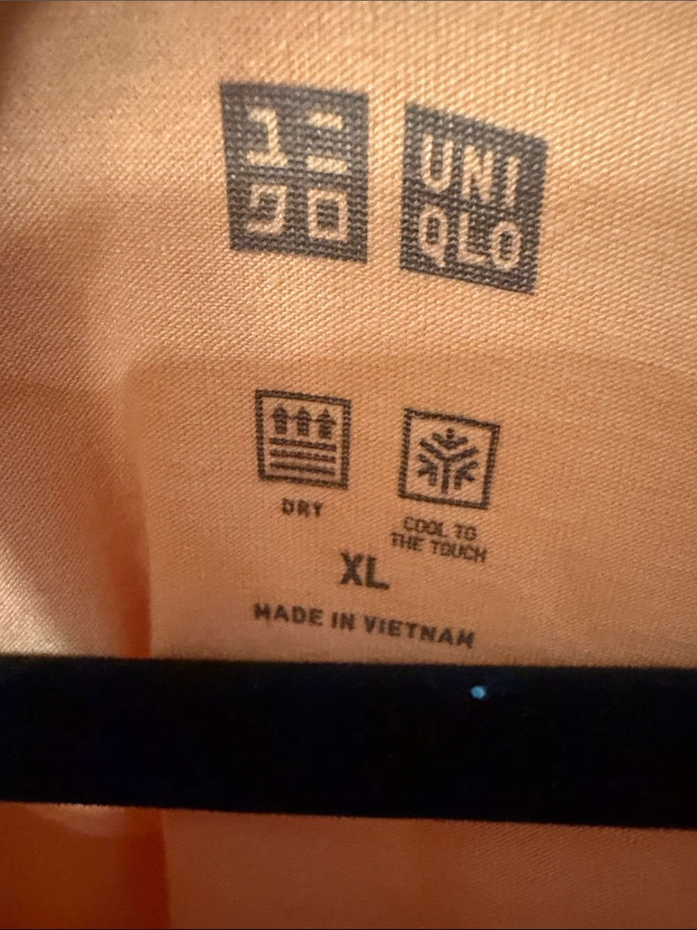 Uniqlo Airism Orange Scoop-Neck Short Sleeve Women's Tee - Picture 2 of 3
